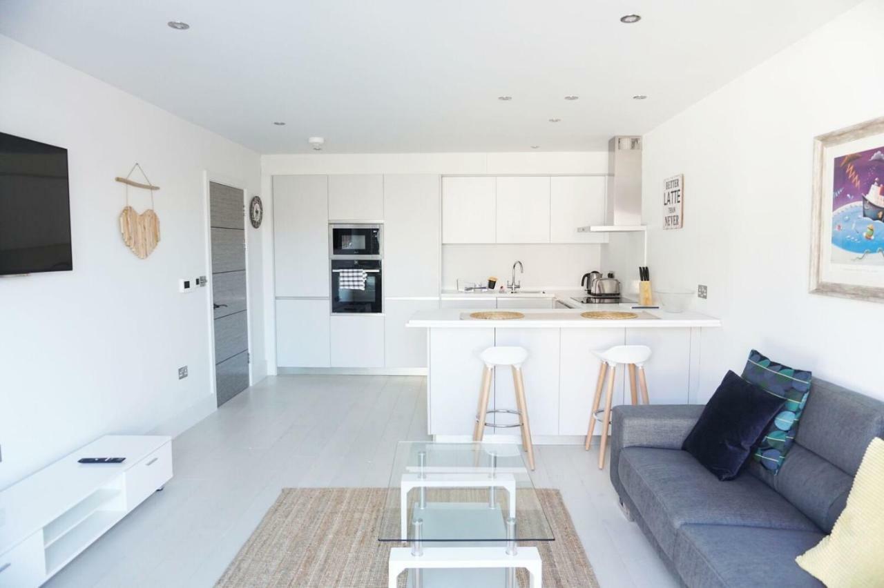 Saltwater Suites At Fistral New Quay Εξωτερικό φωτογραφία